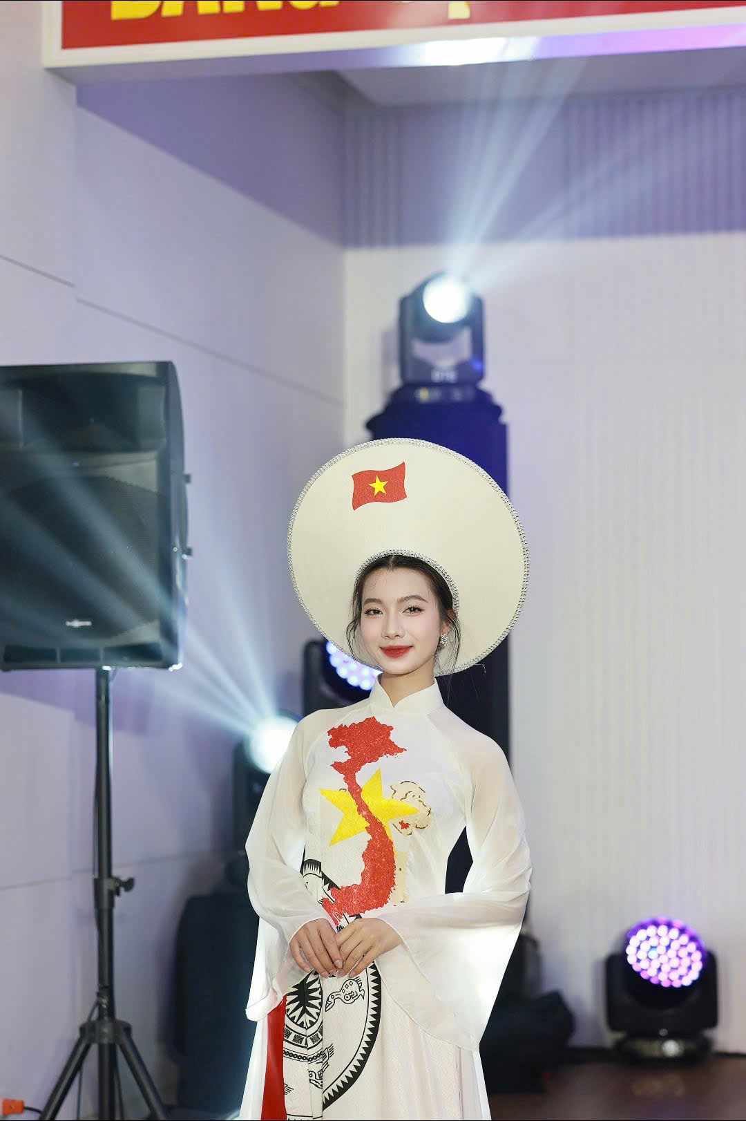 A person wearing a hat and dress AI-generated content may be incorrect.
