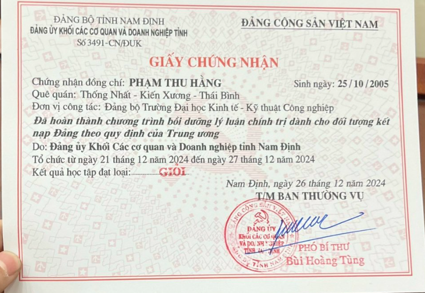 Ảnh có chứa văn bản, bức thư, chữ viết tay, giấy

Mô tả được tạo tự động