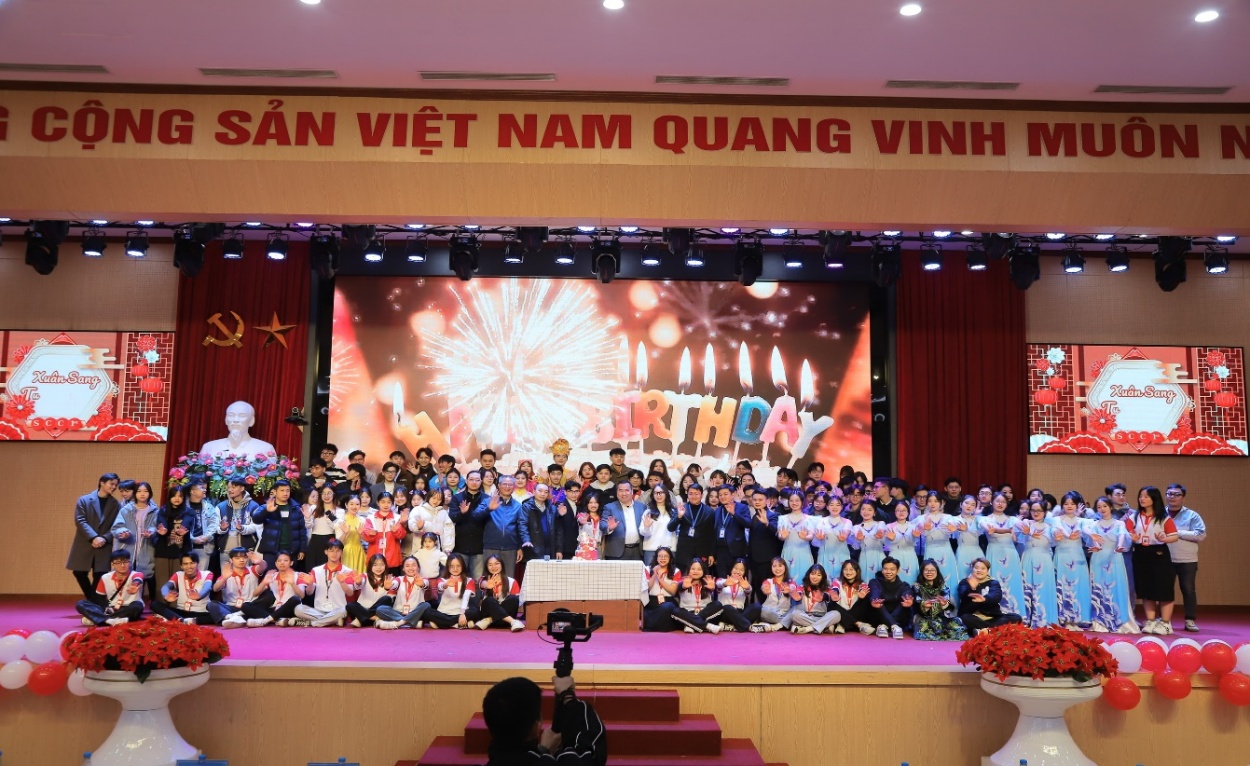C:\Users\nguyencaocuong\Downloads\77cb9970af8b1dd5449a.jpg