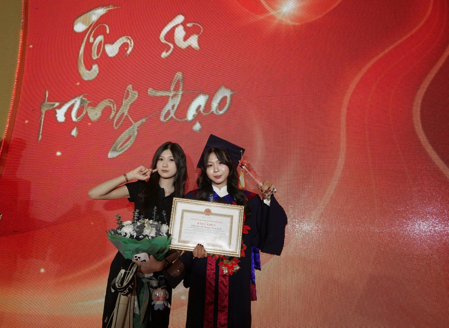 C:\Users\DELL\Desktop\Thủ khoa 2025\4.jpg