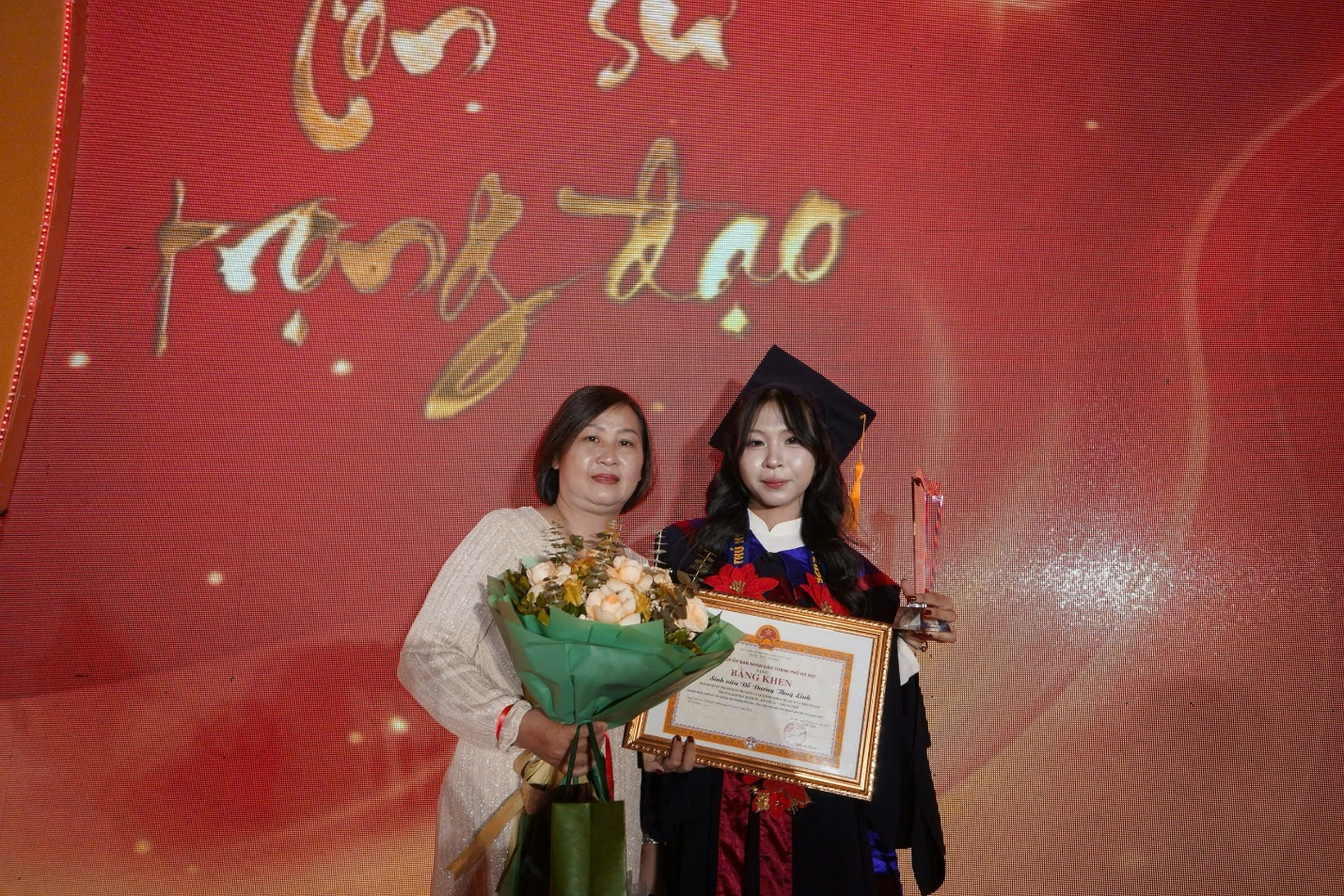 C:\Users\DELL\Desktop\Thủ khoa 2025\6.jpg