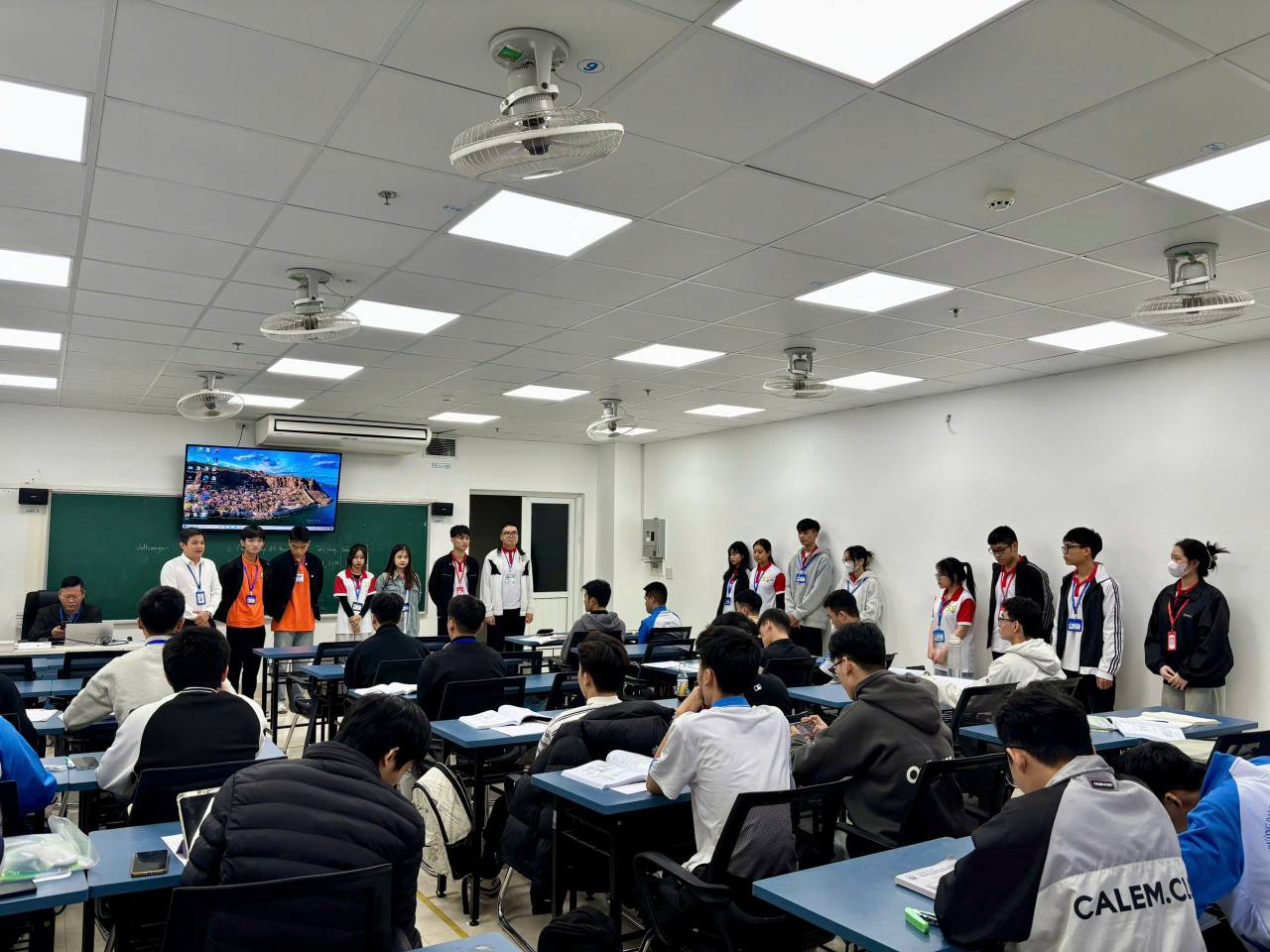 Có thể là hình ảnh về học tập và văn bản
