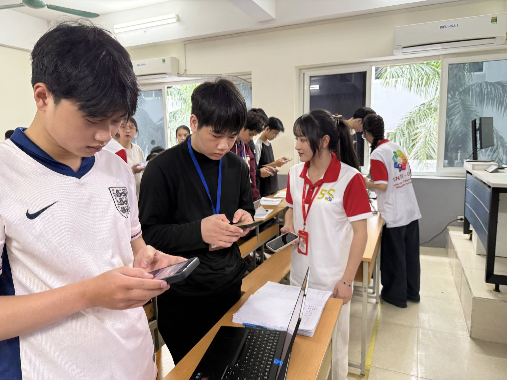 Có thể là hình ảnh về học tập và văn bản