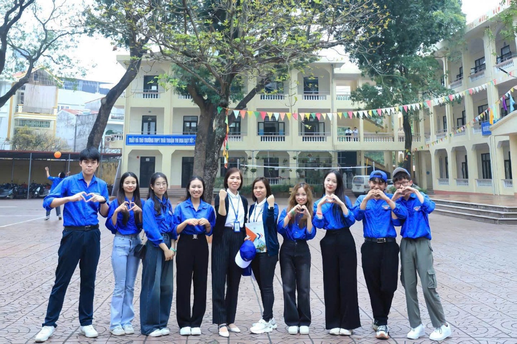 D:\Downloads\961bf51acae545bb1cf4.jpg
