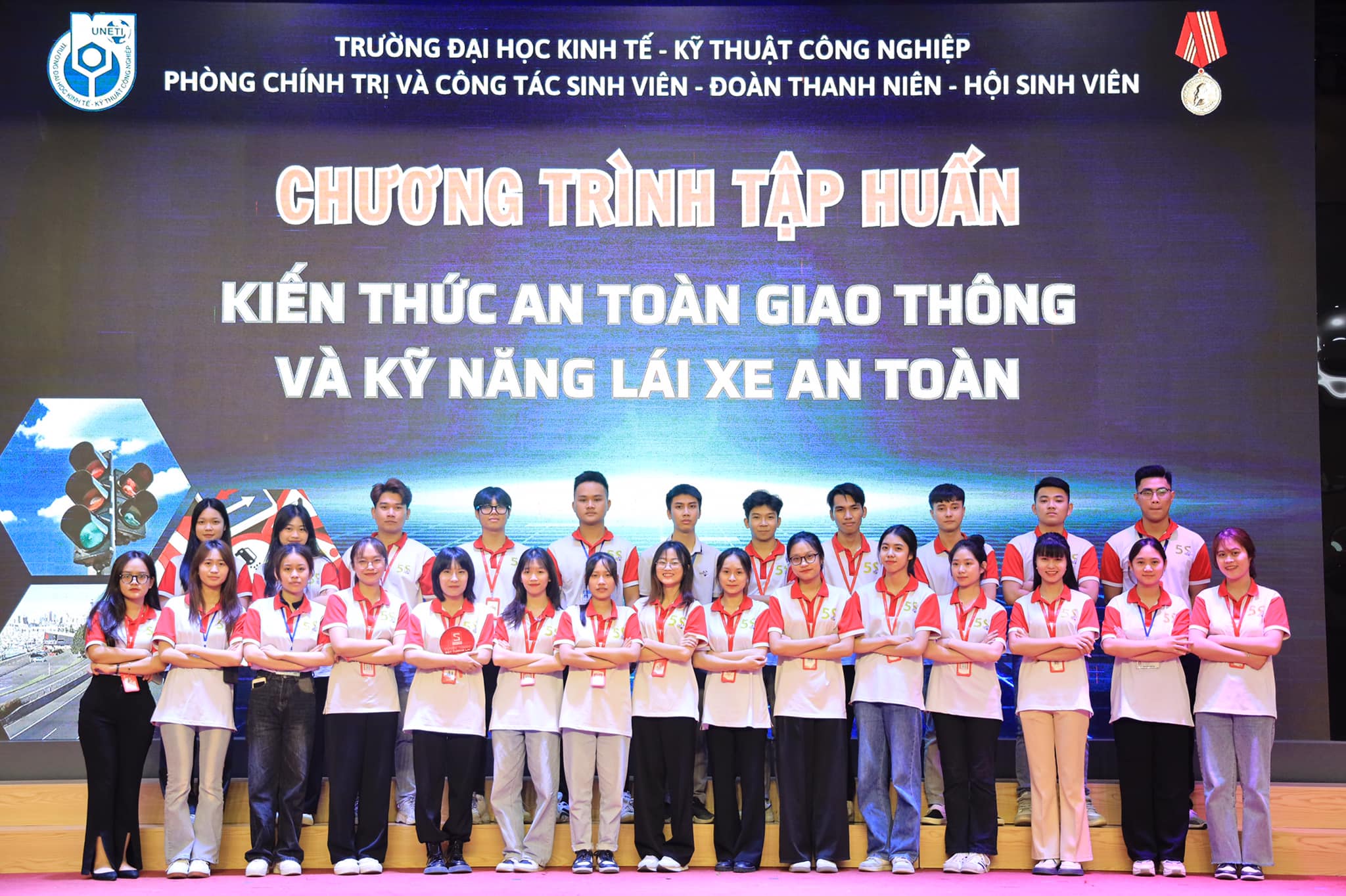 Không có mô tả ảnh.