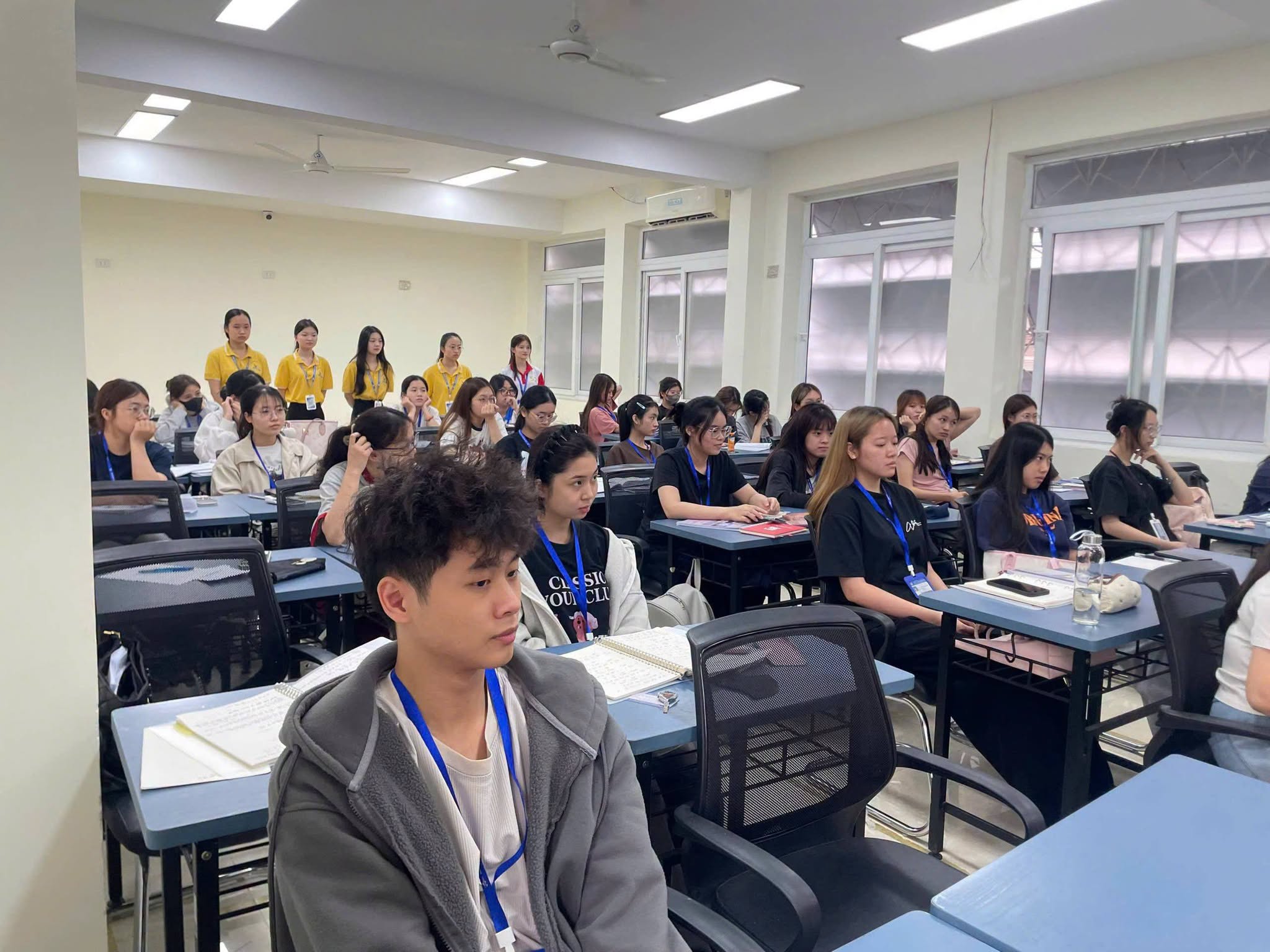 Có thể là hình ảnh về học tập và văn bản