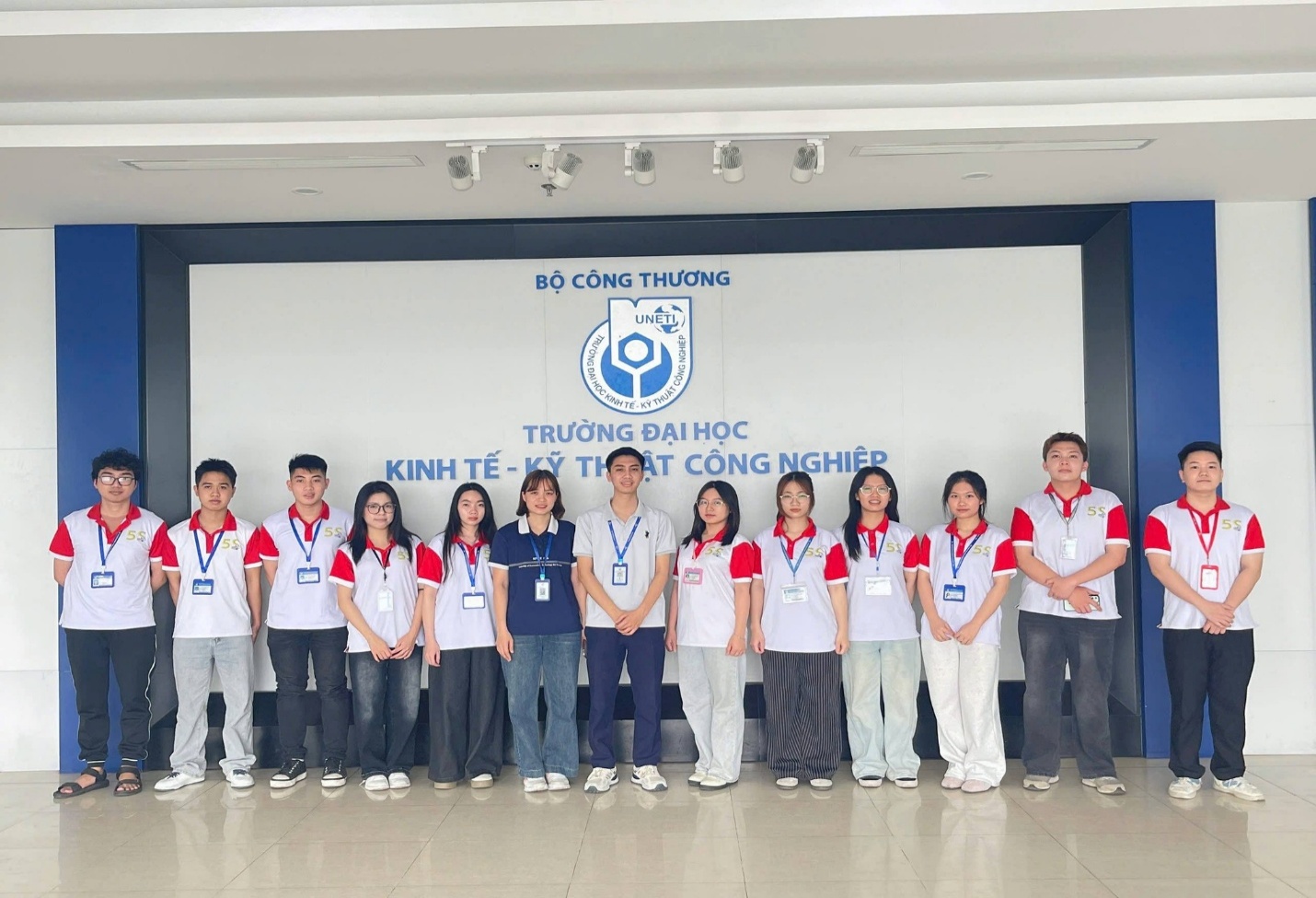 Có thể là hình ảnh về một hoặc nhiều người và văn bản cho biết 'BỘCÔNGTHƯƠNG BỘ CÔNG THƯƠNG UNETI CON TRƯỜNG TRƯỜNGĐẠIHỌC ĐẠI HỌC KINH TẾ. TH AT CÔNG NGHIỆP Dar 년드로'