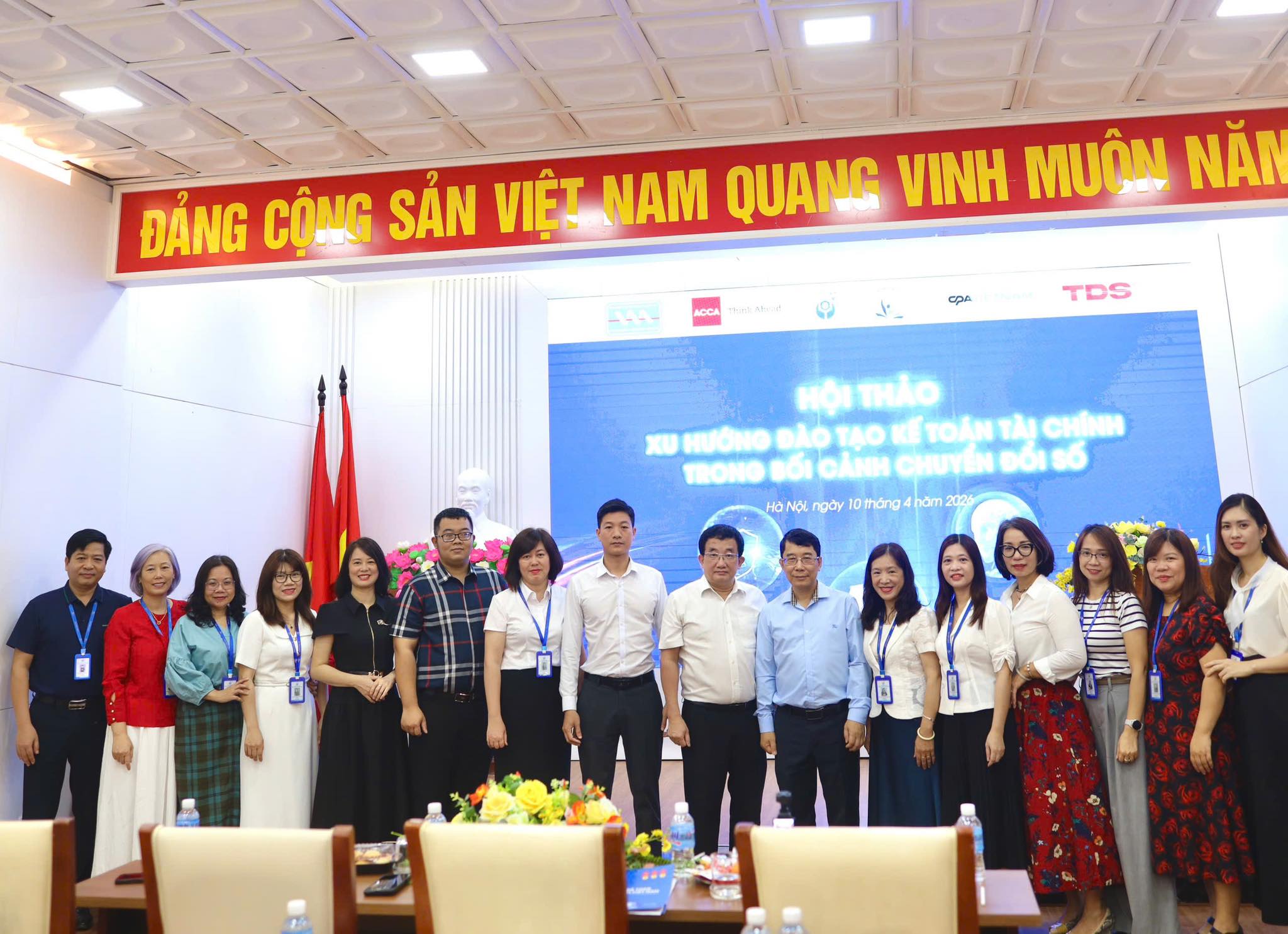 F:\65 năm thành lập trường\Pictures\HỘI THẢO CĐS\2.jpg
