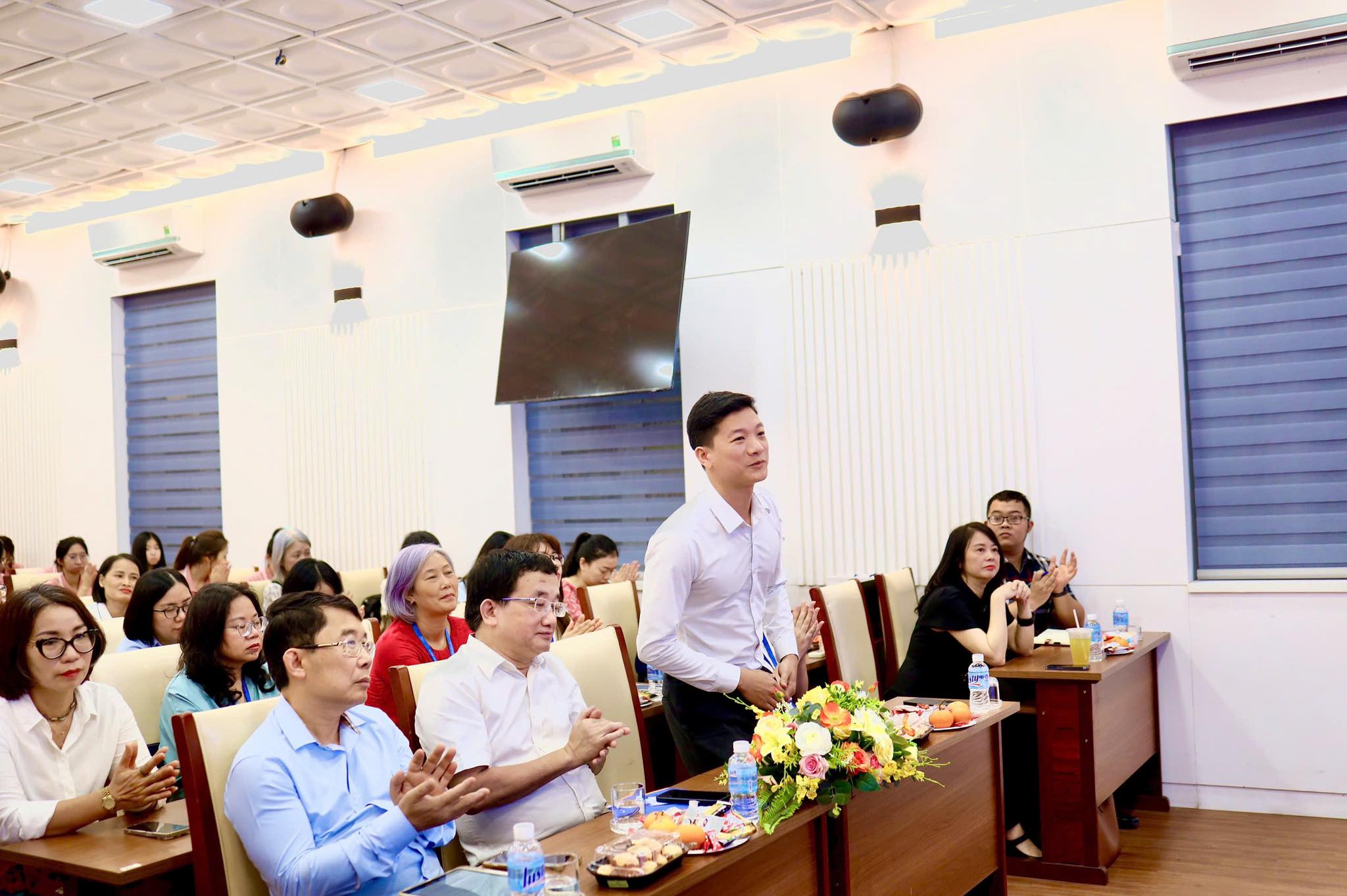 F:\65 năm thành lập trường\Pictures\HỘI THẢO CĐS\4.jpg