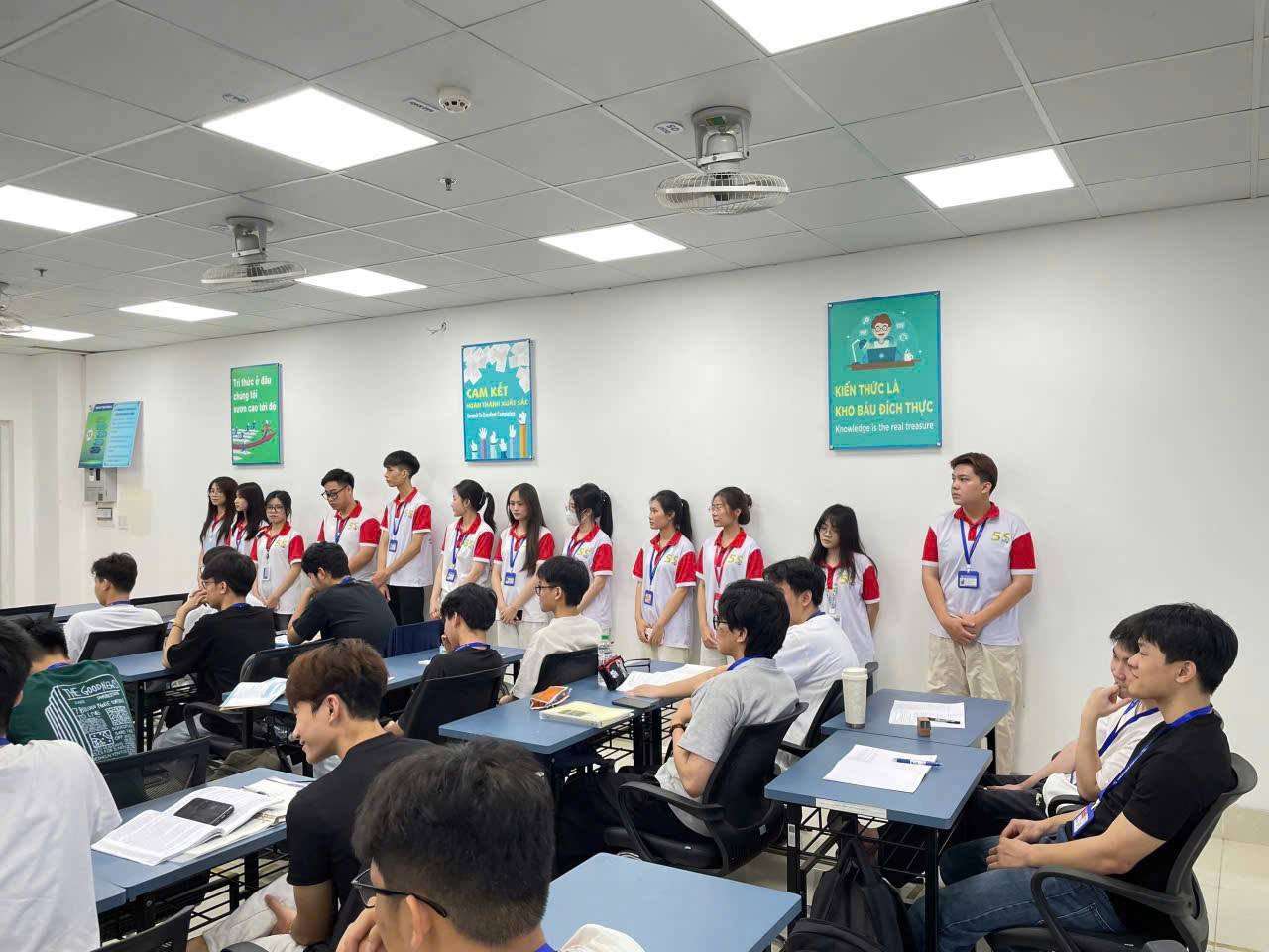 Có thể là hình ảnh về học tập và văn bản