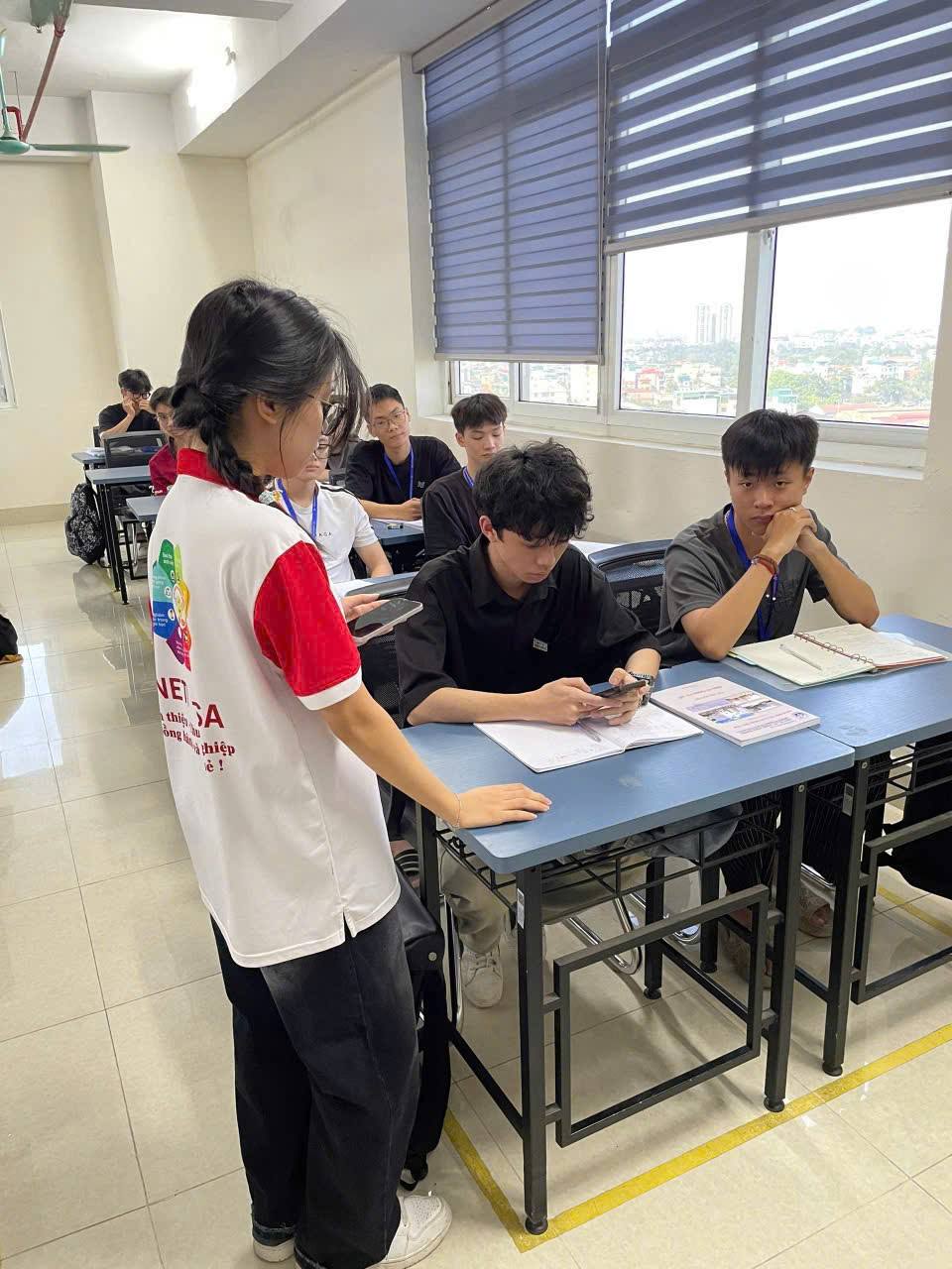 Có thể là hình ảnh về học tập và văn bản