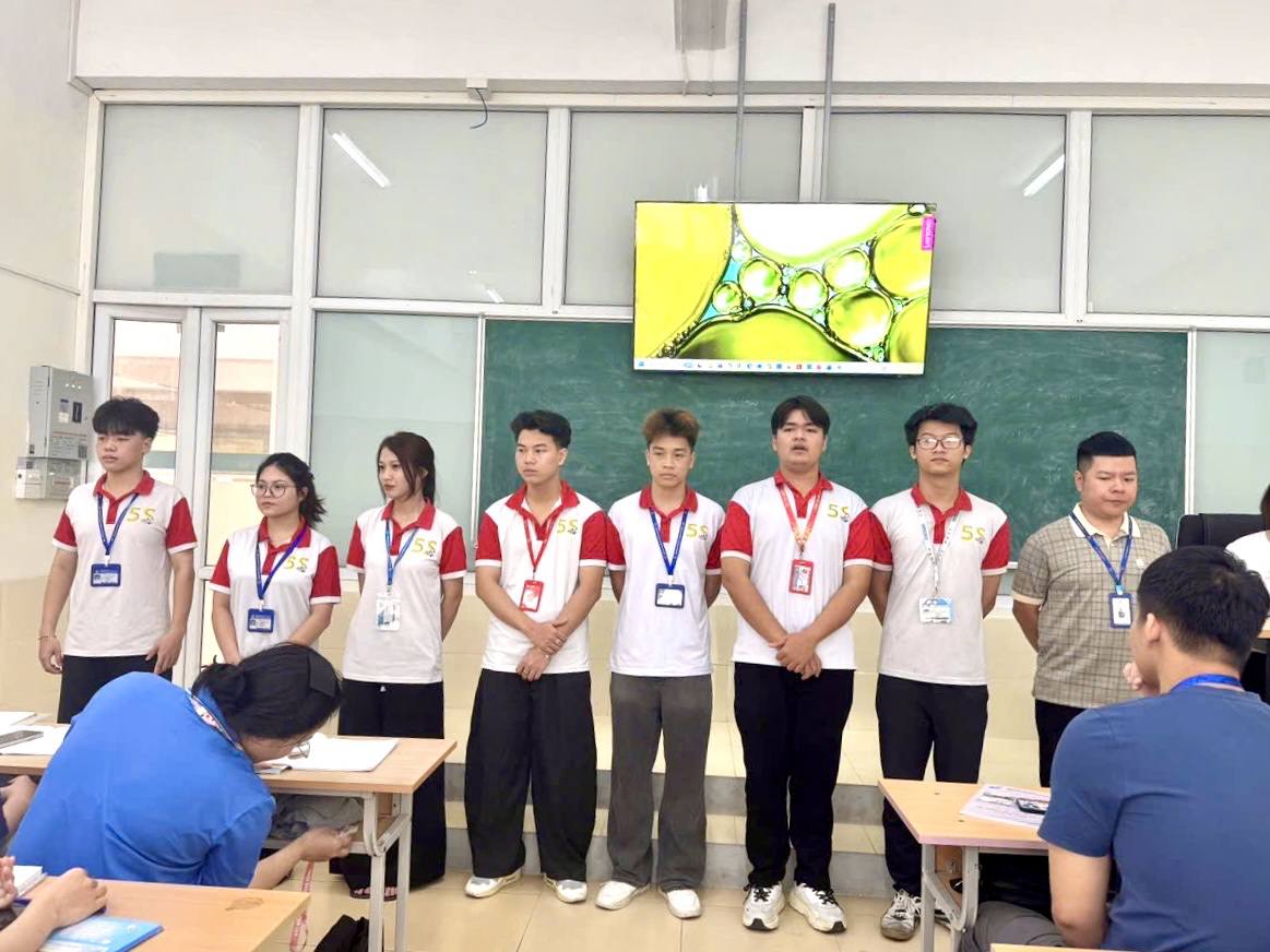 Có thể là hình ảnh về học tập và văn bản