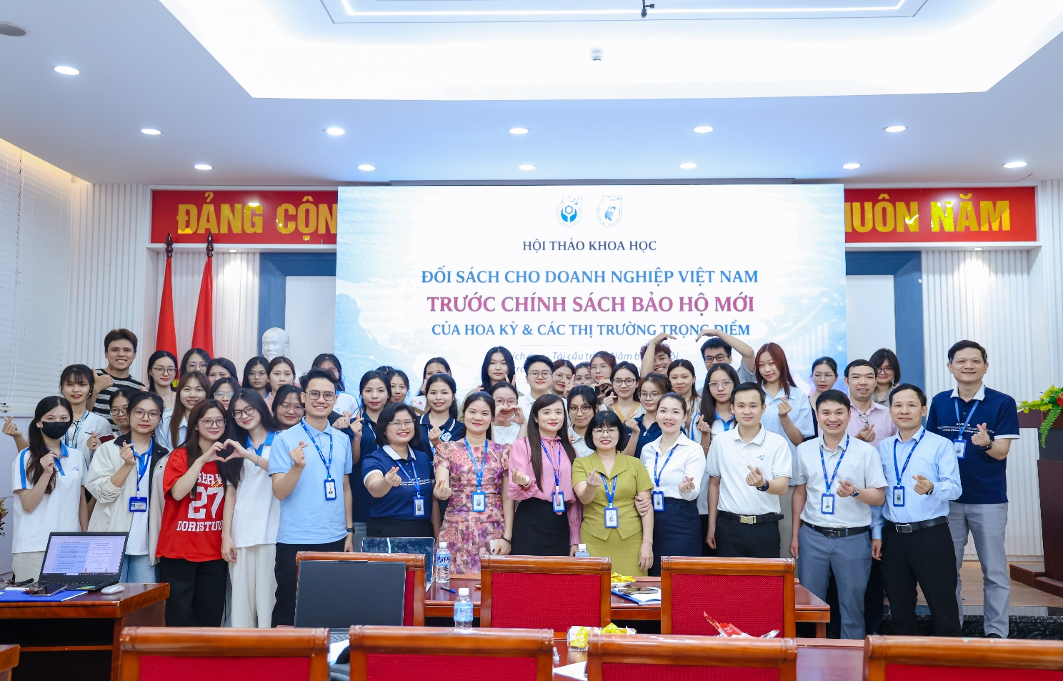 D:\Uneti\Nghiên cứu khoa học\Hội thảo khoa\2025-2026\Bài viết tham luận\2U6A1316.jpg