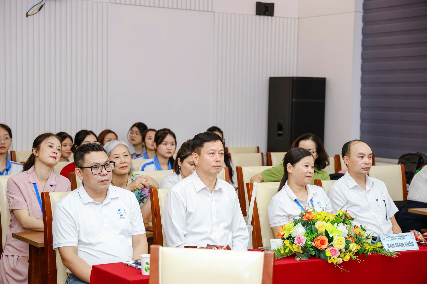 C:\Users\7390\Desktop\Hoa\2025-2026\Truyền thông 25-26\Hoạt động đào tạo SV\Hội thi Nghiệp vụ nhà hàng lần 1 2026\Khách 2.jpg