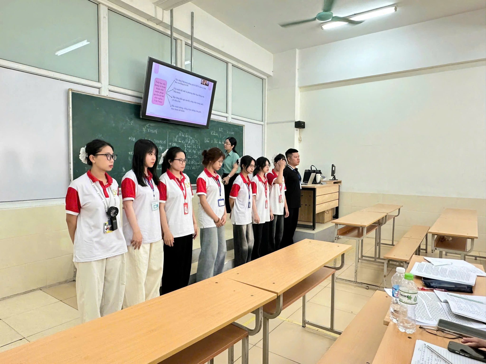 Có thể là hình ảnh về văn bản
