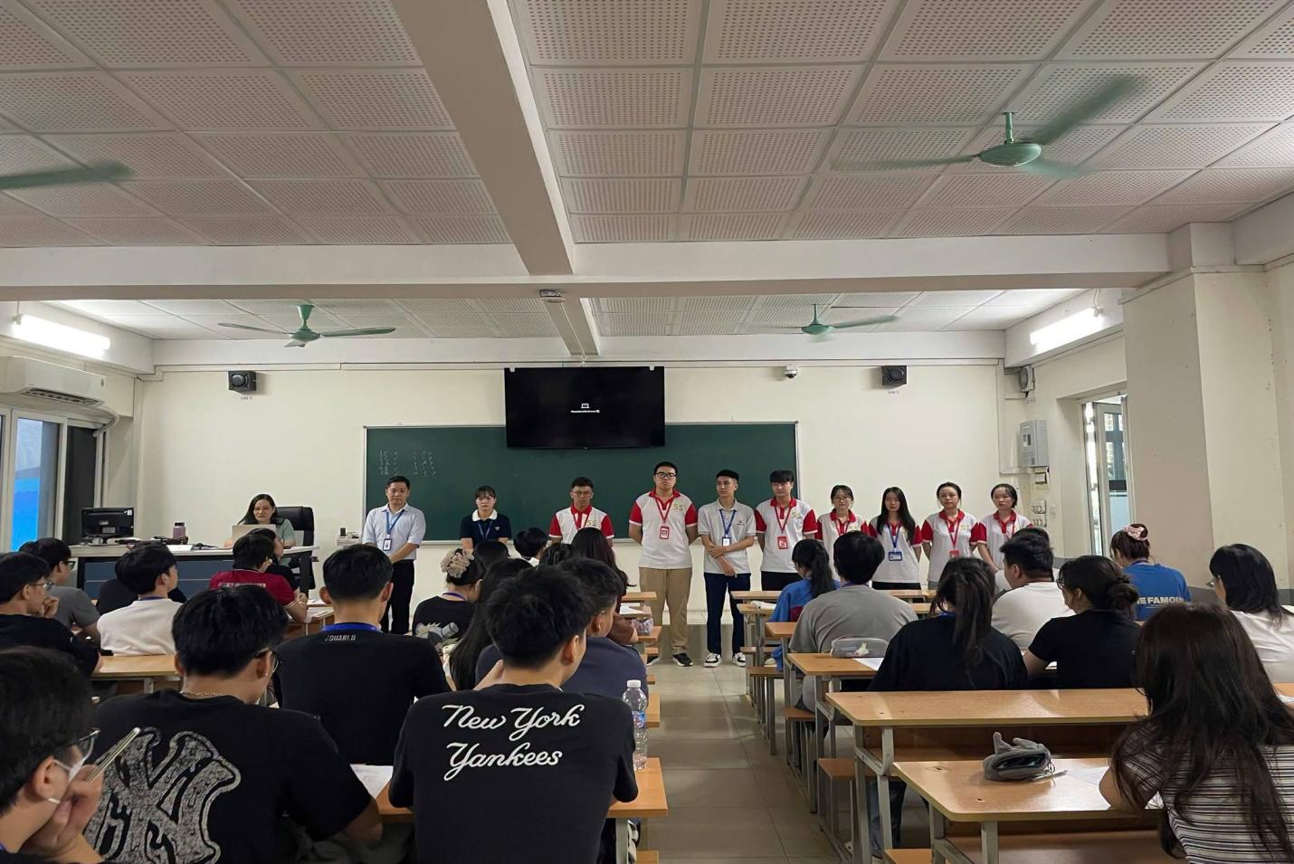 Có thể là hình ảnh về học tập và văn bản